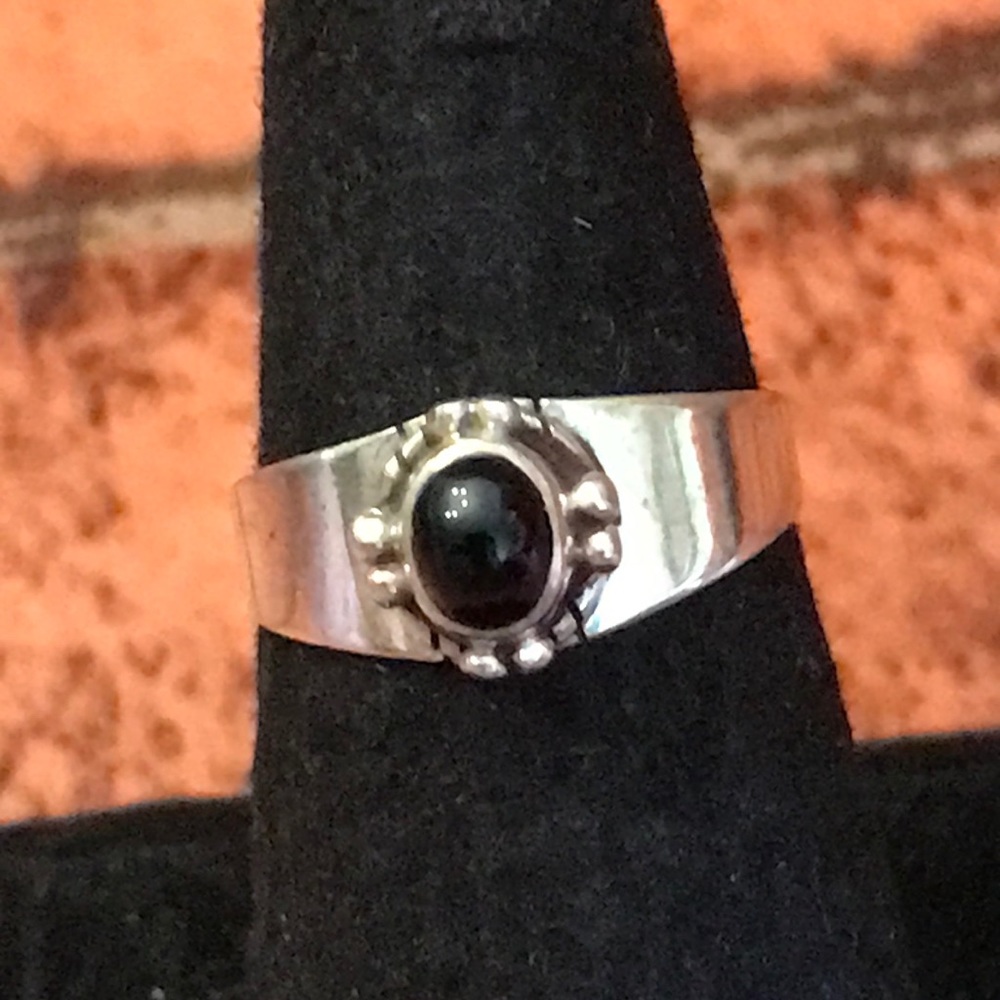 STERLING SILVER/BLACK ONYX RING SIZE 6 Special Piece! Comfortable and pretty.